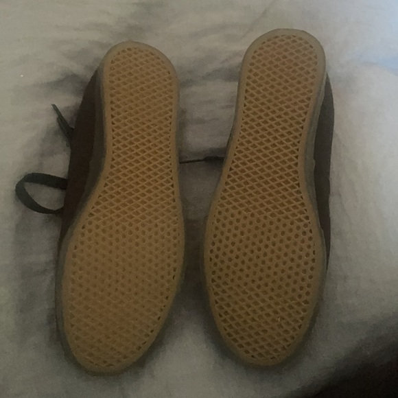 Vans sneakers NWOT - Picture 2 of 4